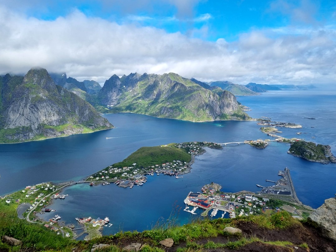 Reinebringenin jylhä vuoristomaisema koko kauneudessaan