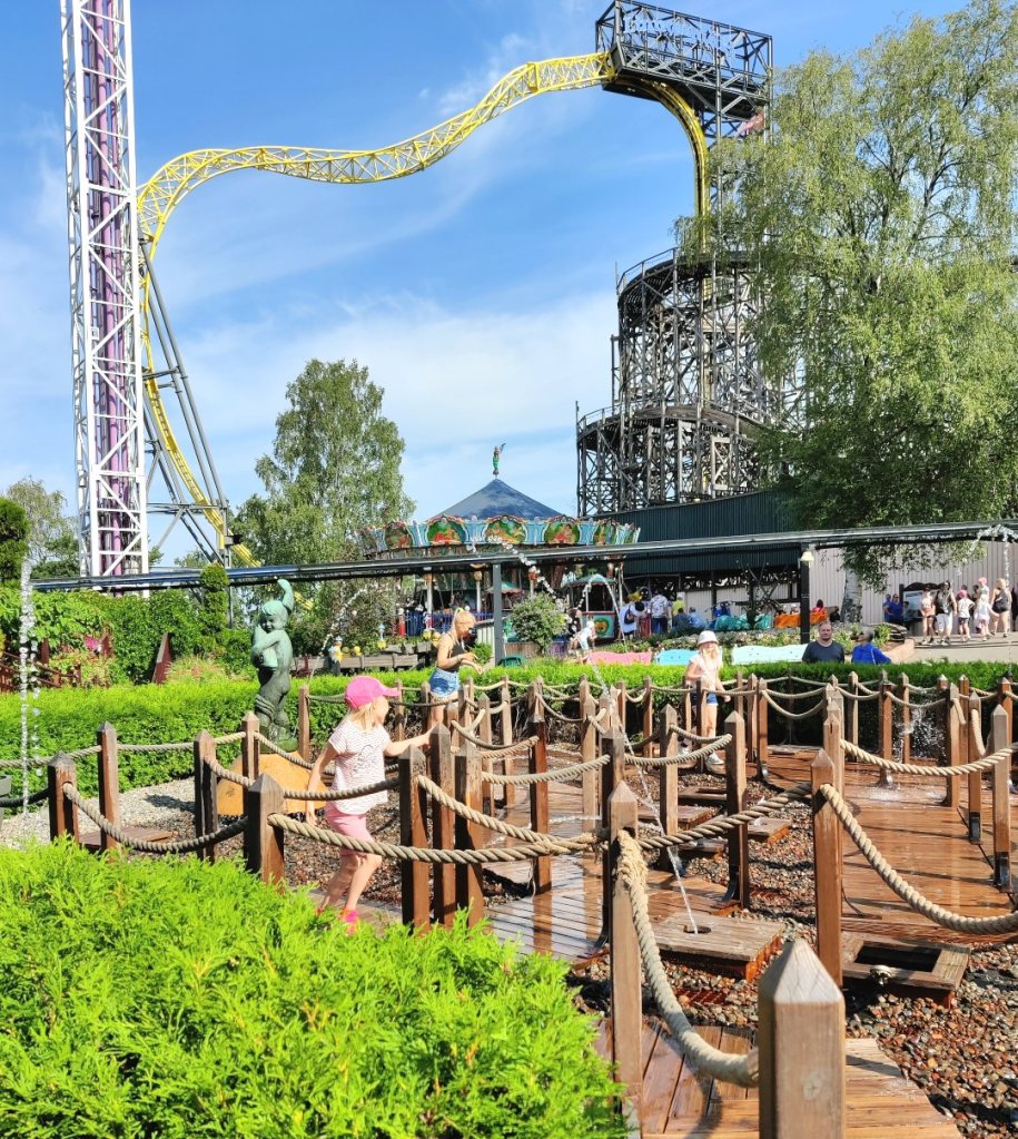 Linnanmäen ihana ja ilmainen vesilabyrintti toi täydellisen pelastuksen kuumaan hellepäivään