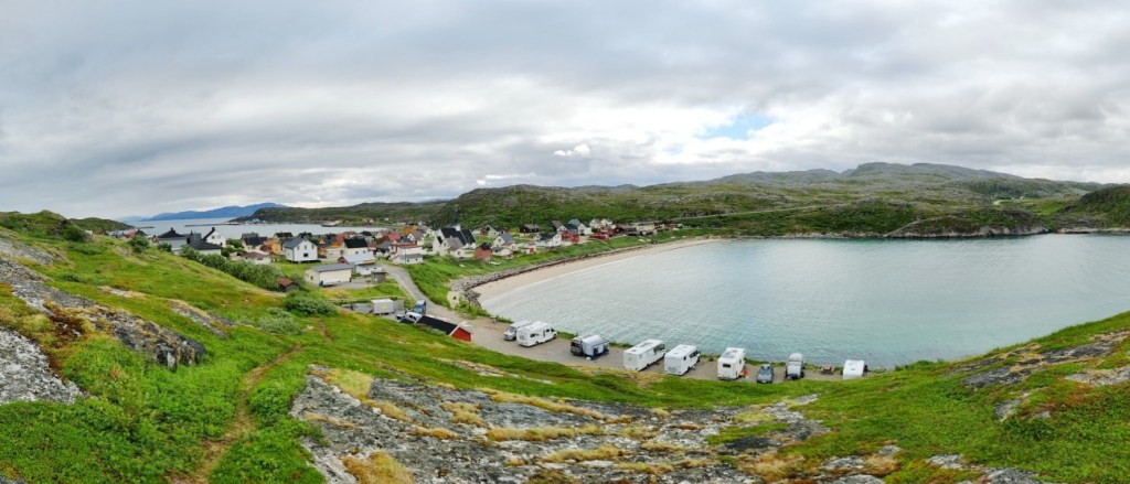 Pykeijan siluetti pieneltä mäeltä