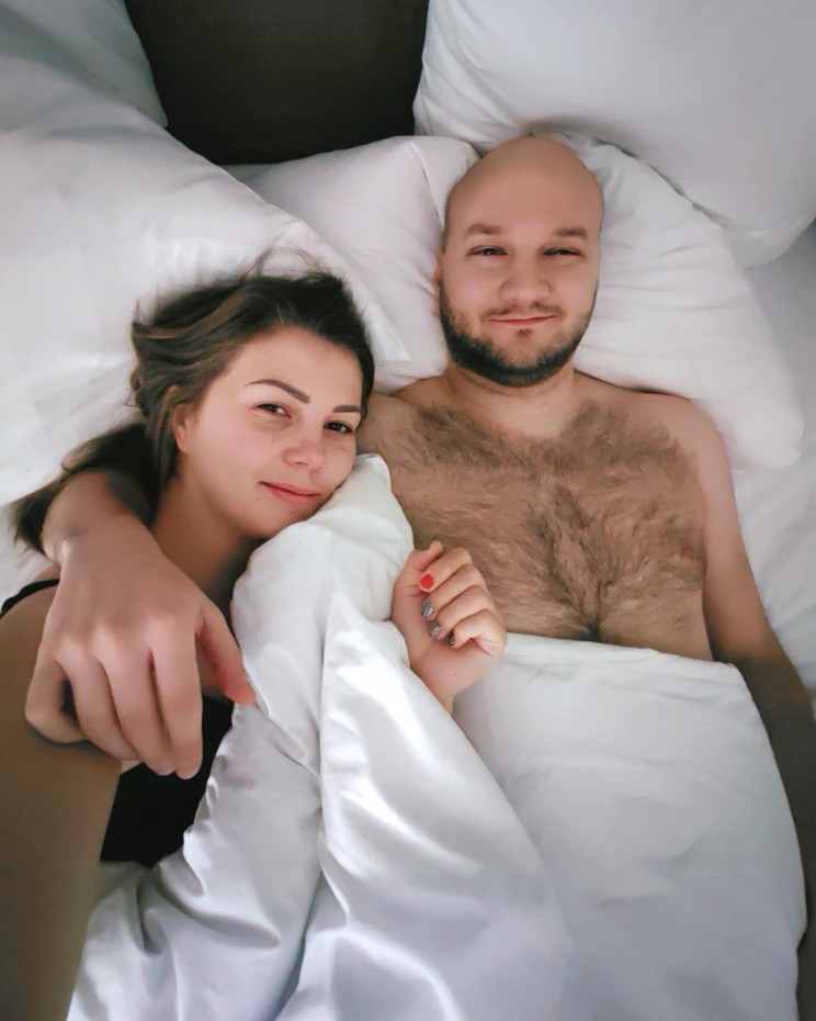 Köllimässä hotellin lakanoissa