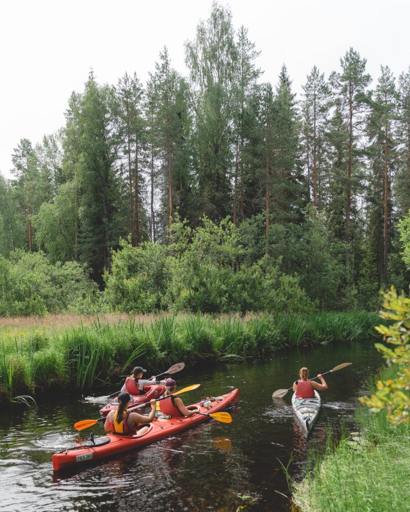 Lähdössä matkaan Niskanivun rantautumispaikasta kohti Etelä-Aapelia