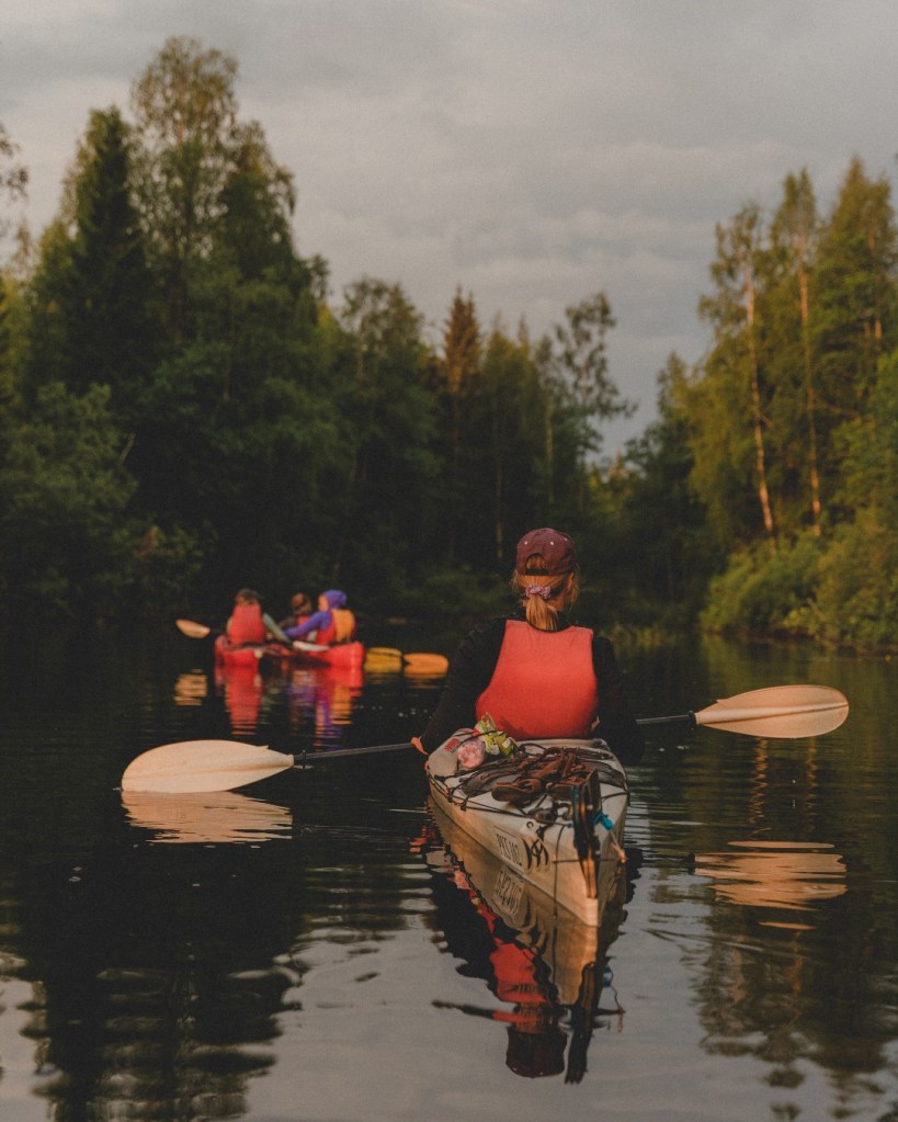 Upeassa auringonnousussa melomassa