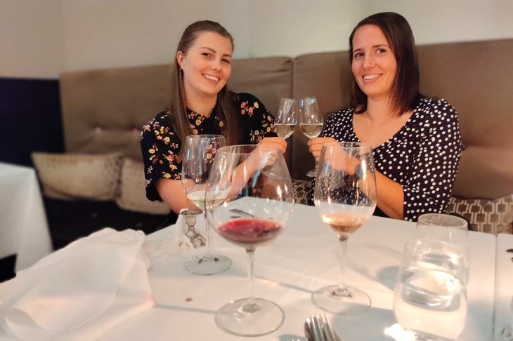 Ravintola Demon rentoa tunnelmaa