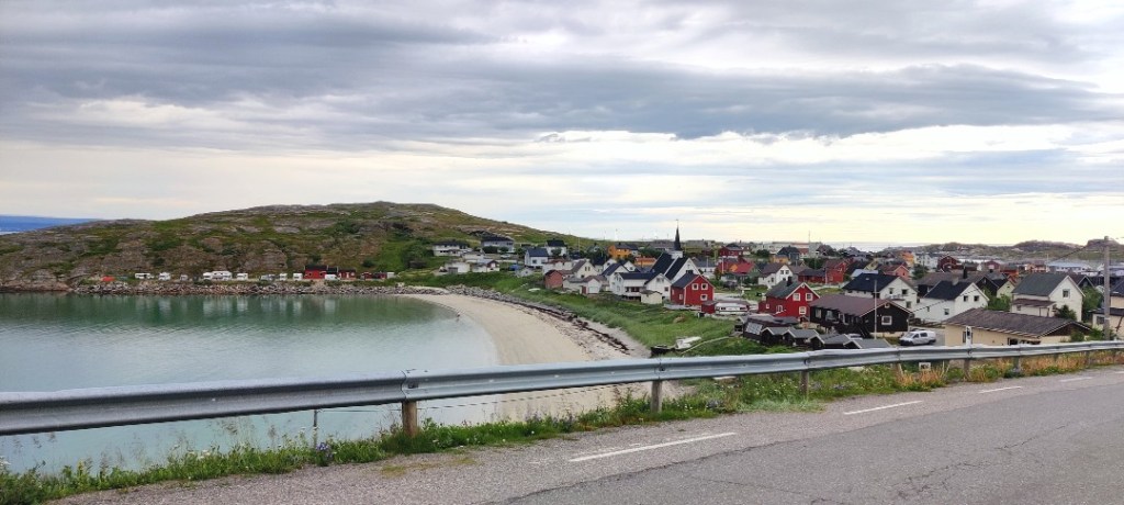 Ensisilmäys Pykeijan kylään