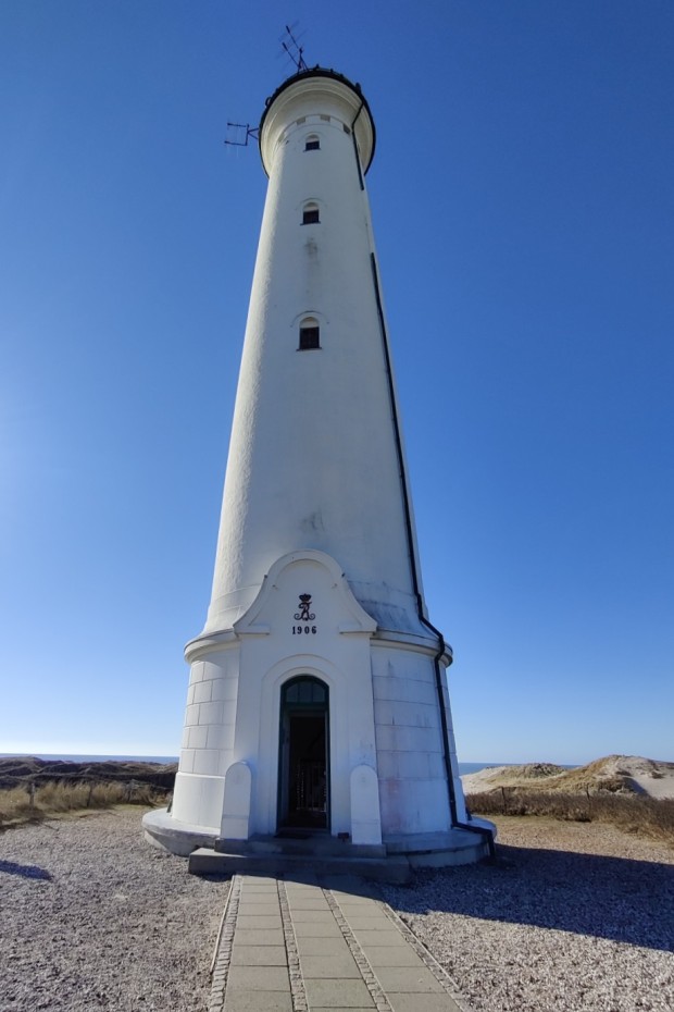 Lyngvig majakka koko komeudessaan