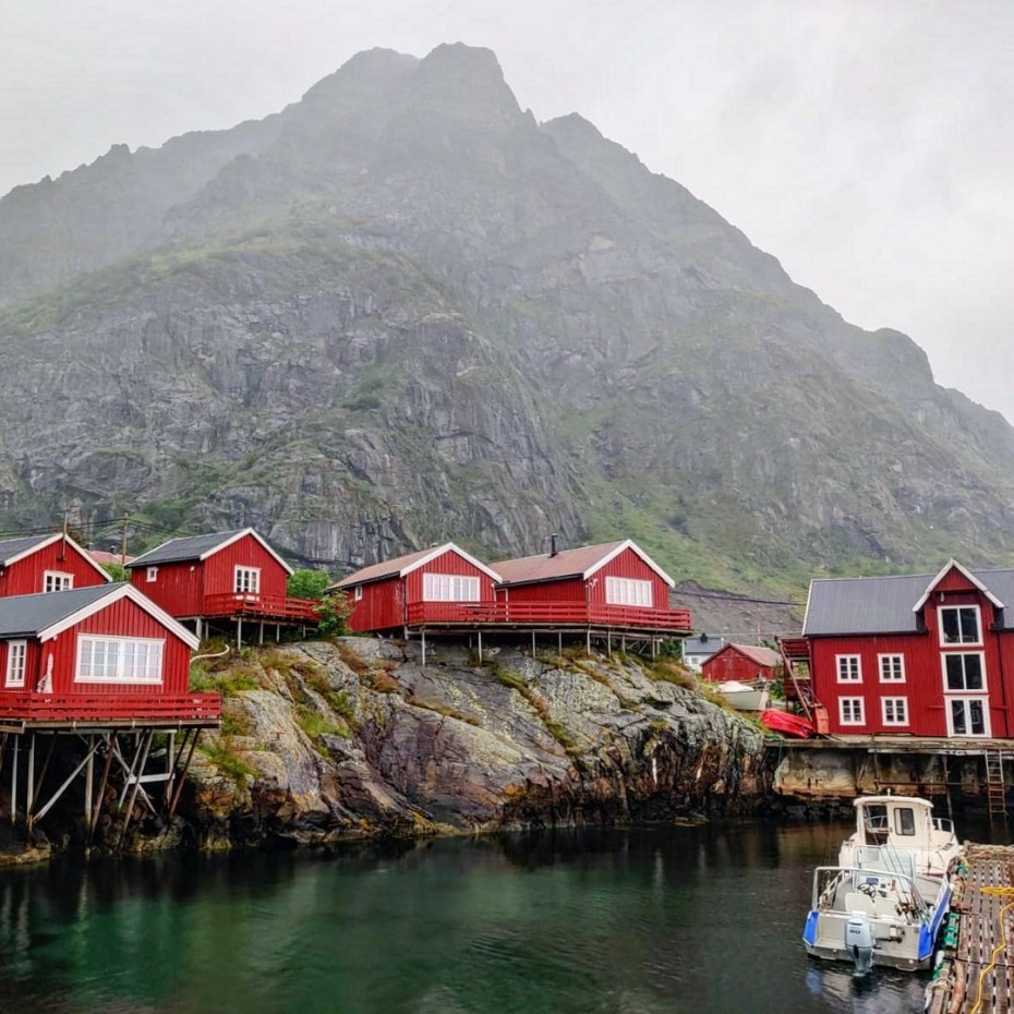 Å-kylä Lofoottien päässä ja sen suloiset kalastajamökit
