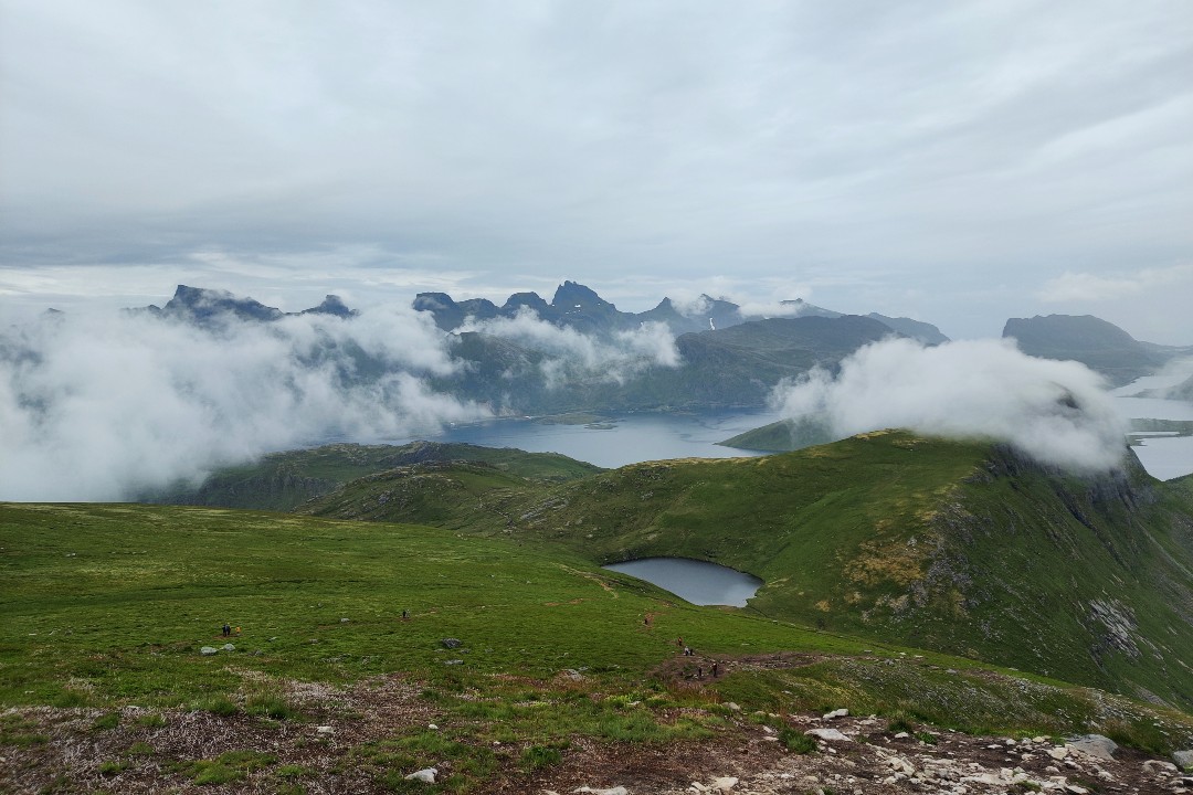 Upea vuorijono Rytenillä