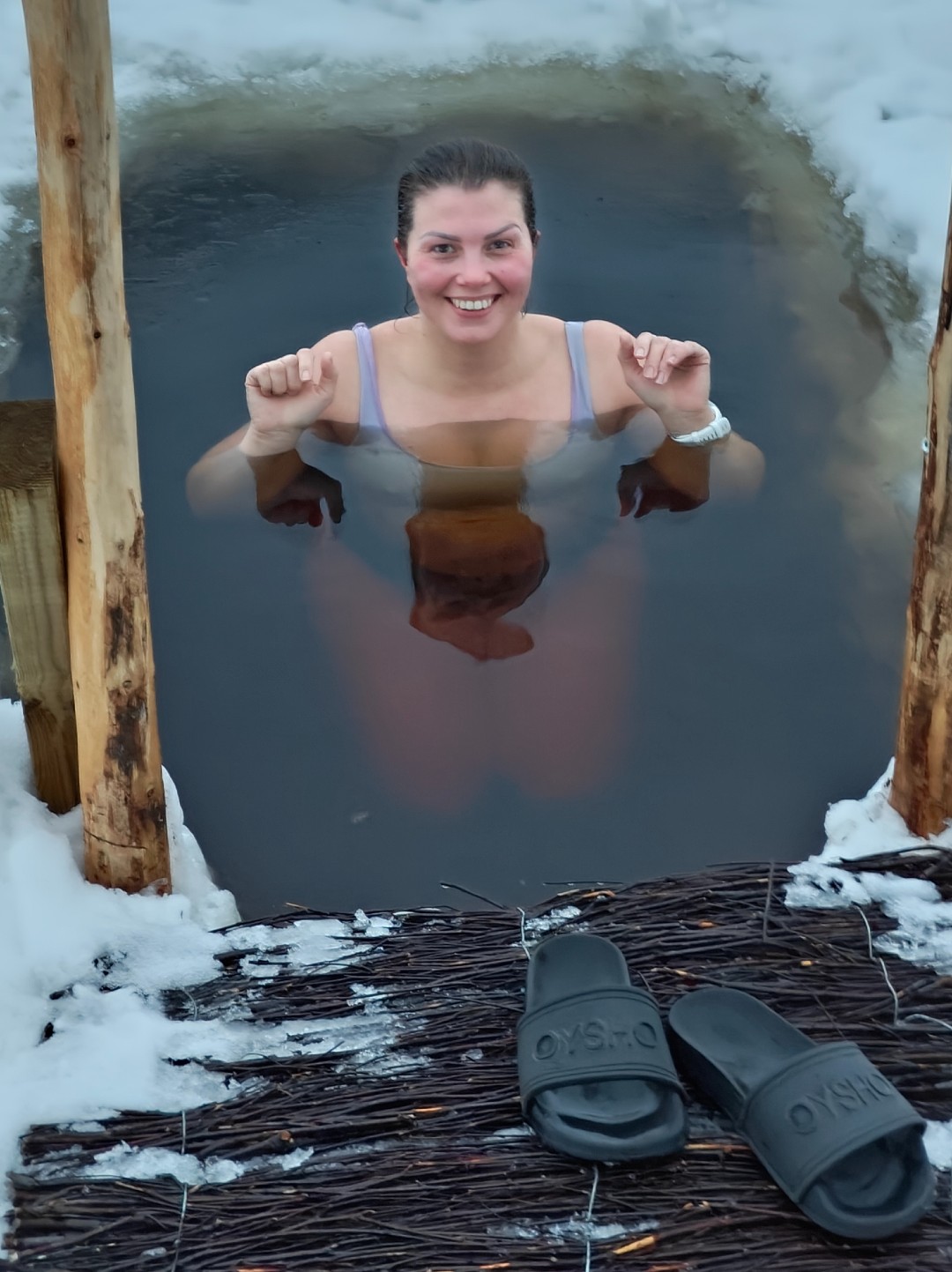 Avannossa nauttimassa