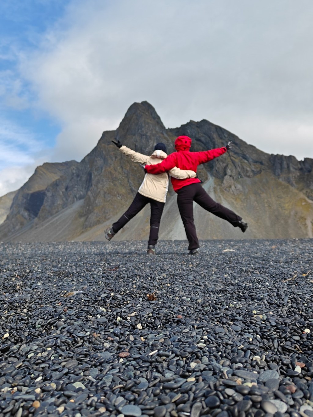Hvalnesin ranta ja Djúpivogur&nbsp;kalastajakylä